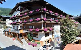 Hotel Eva Village Saalbach